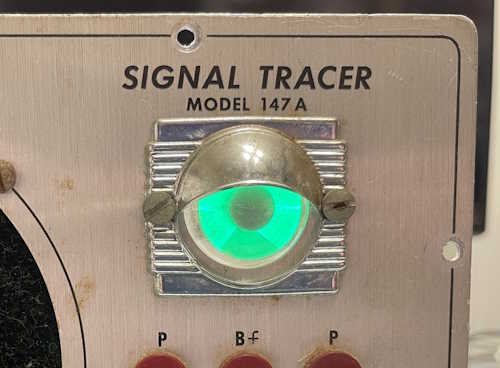 The EICO 147a Signal Tracer - the eye is open. eico147a1-eyetube-wereboar.jpg