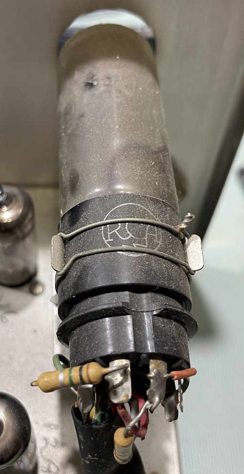 The ST-22 has an eye that's clamped in. pacost22-eyetubeholddown-wereboar.jpg