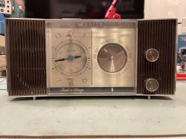 zenith-x184-01-radio-wereboar.jpg