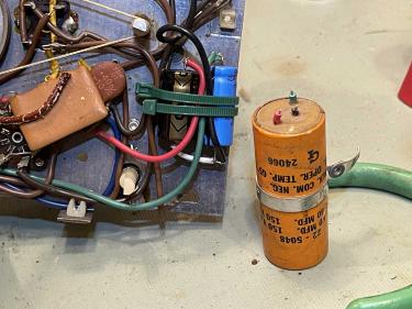 zenith-x184-02-capacitors-wereboar.jpg